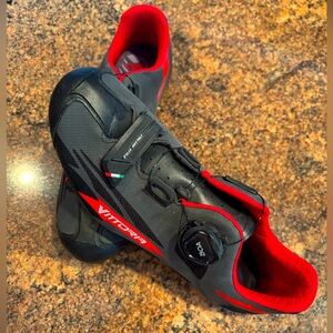 Women’s Black and Red Cycling Vittoria Captor
BOA MTB (mountain biking) shoes.